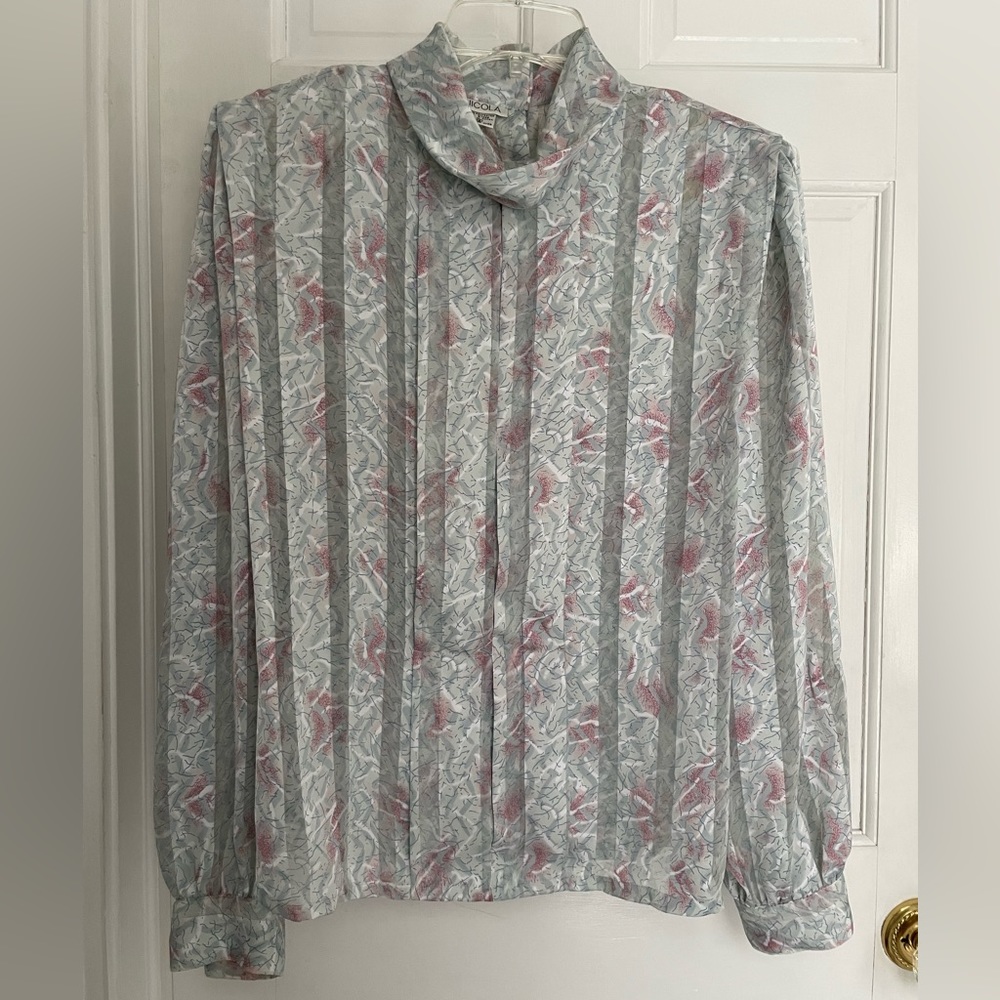 Gorgeous, vintage blouse, pleated front pastel green gray silky by Nicola sz 16